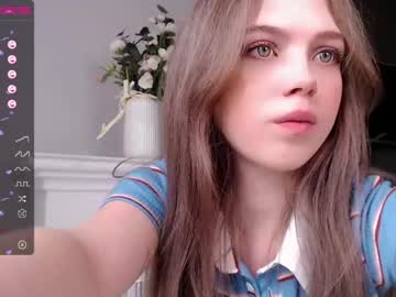 webcam girl small_blondee live cam image #2708954