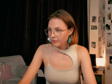 webcam girl radiant_starline live cam image #10545391