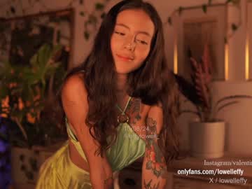webcam girl effylowell_ live cam image #10235665