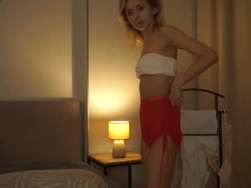 webcam girl mildredgarrett live cam image #11160979