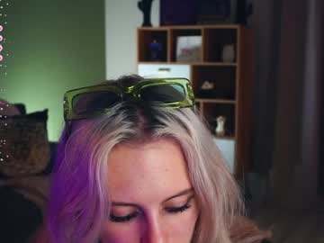 webcam girl audreycarvin live cam image #10381816