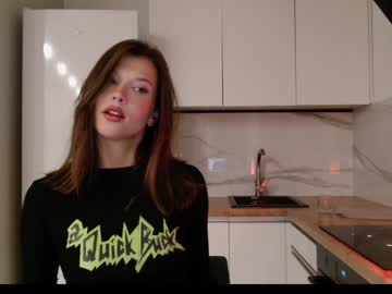 webcam girl bitter_moon live cam image #7384563