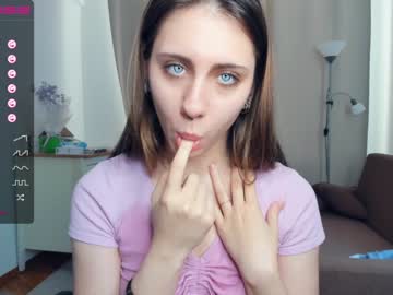 webcam girl il0_vee live cam image #5689830