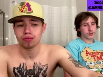 webcam man holdthesausagehostage live cam image #9117201