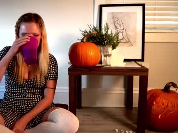 webcam girl crimsonxrapture live cam image #385347