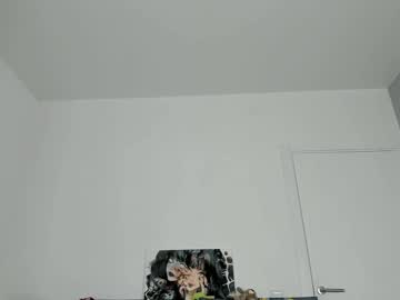webcam girl jenie_fire live cam image #11860980