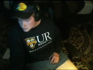webcam man microdosing live cam image #3960064