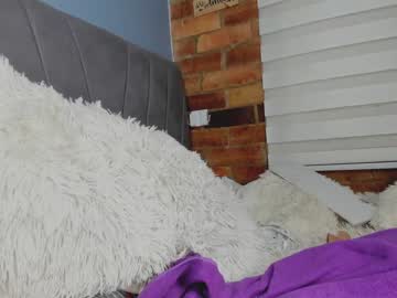 webcam girl holly__milk live cam image #8881896