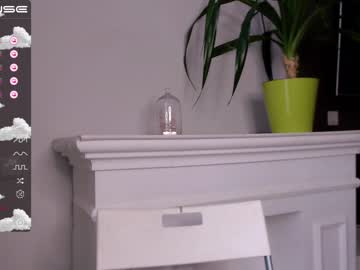 webcam girl small_blondee live cam image #3456710