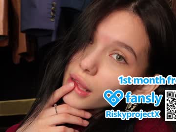 webcam girl riskyproject live cam image #12501953