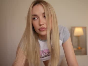webcam girl kriss0leoo live cam image #12224753