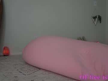 webcam girl lucy_gooosey live cam image #10895080