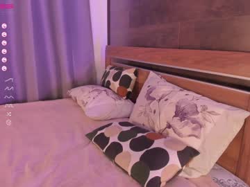 webcam girl yolandabertha live cam image #4846434