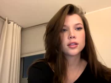 webcam girl bitter_moon live cam image #9703839