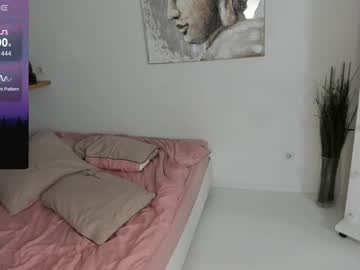 webcam girl lili_and_niki live cam image #10661266