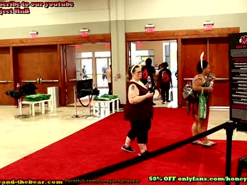 webcam couple honeyand_thebear live cam image #3047043