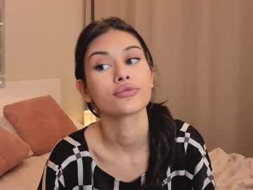 webcam girl odiliadarbyshire live cam image #12894767