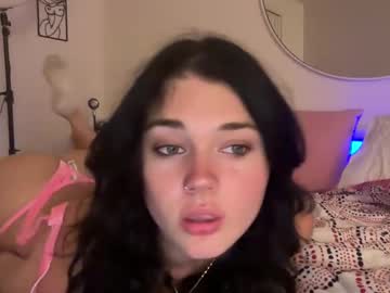 webcam girl queencassidyy live cam image #11383769