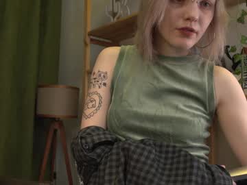 webcam girl tiff_tea live cam image #11201757