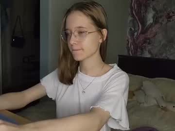 webcam girl lowress live cam image #12070787