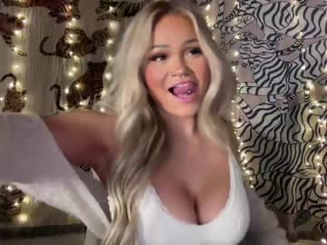 webcam girl ari_02 live cam image #7655916