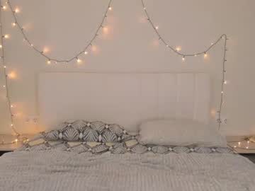 webcam girl emily_home live cam image #4021026