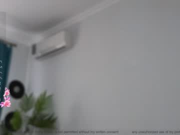 webcam girl small_blondee live cam image #9342236
