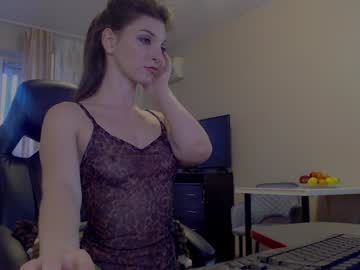 webcam girl two_trunkx live cam image #9775059