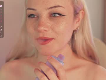 webcam girl mia_milagros live cam image #12899022