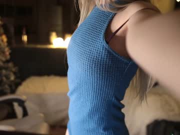 webcam girl owlluree live cam image #8447693