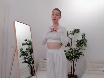 webcam couple christine_bae live cam image #8940794
