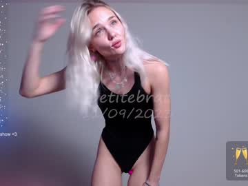 webcam girl petitebrat live cam image #7602224