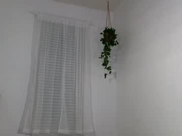 webcam girl littlegreekflower live cam image #8012298