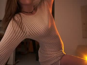 webcam girl bitter_moon live cam image #12441217