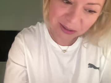 webcam girl kiradivine live cam image #8596834