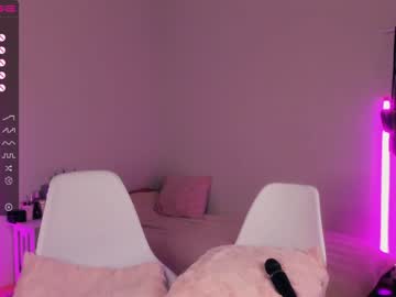 webcam girl yumi_uwu live cam image #6315630