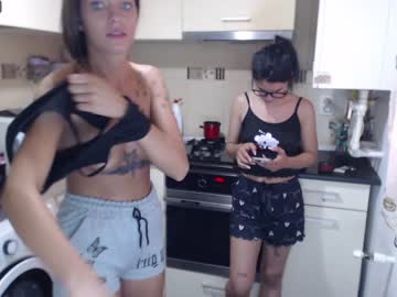 webcam couple maya_and_guests live cam image #6259936