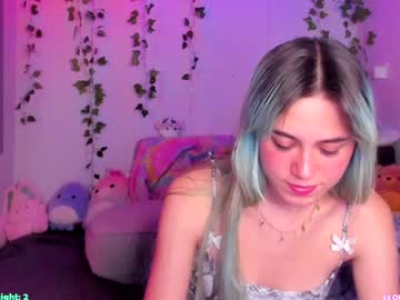 webcam girl fairyinthewild live cam image #10091468