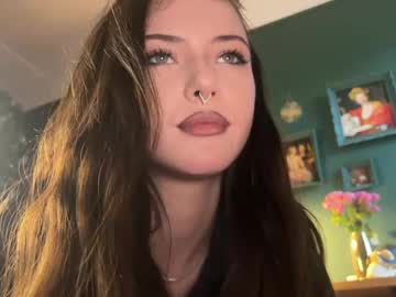 webcam girl bmwm5f90 live cam image #12876243