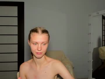 webcam girl phoebepaw live cam image #10221339