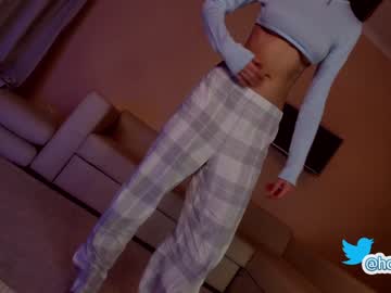 webcam girl hollyextra live cam image #4137064