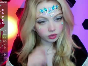 webcam girl small_blondee live cam image #5352821