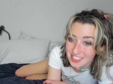 webcam girl sluttylilsister live cam image #1520498