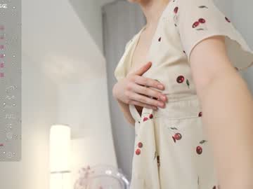 webcam girl floret_joy live cam image #8032675