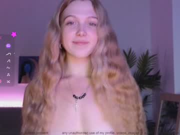 webcam girl small_blondee live cam image #10733263