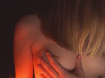 webcam girl bibi_it_is live cam image #6814387