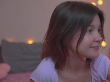 webcam girl tiny_miracle live cam image #9810969