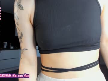 webcam girl your__voice live cam image #2298436