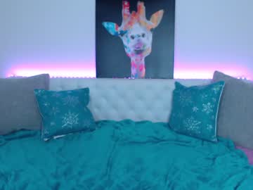 webcam girl holihurricane live cam image #1241075