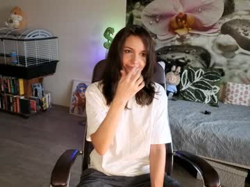 webcam girl jennycutey live cam image #12695149